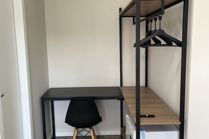 Room 10 of 80