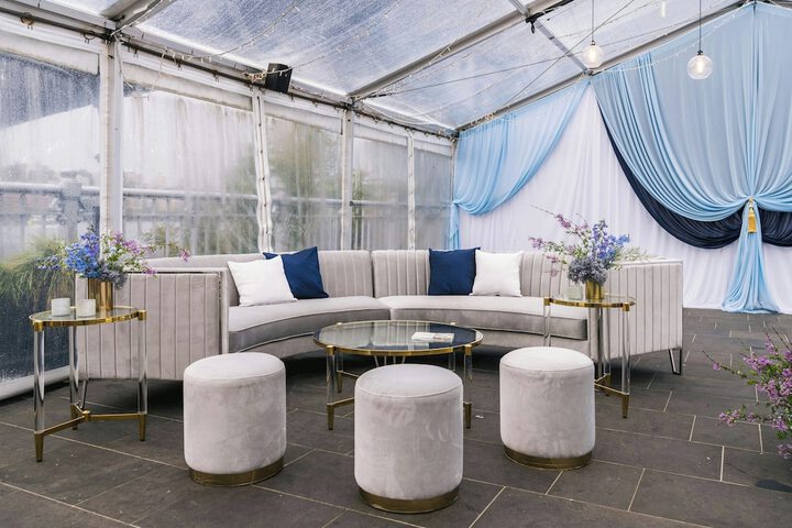 Lounge 116 of 164