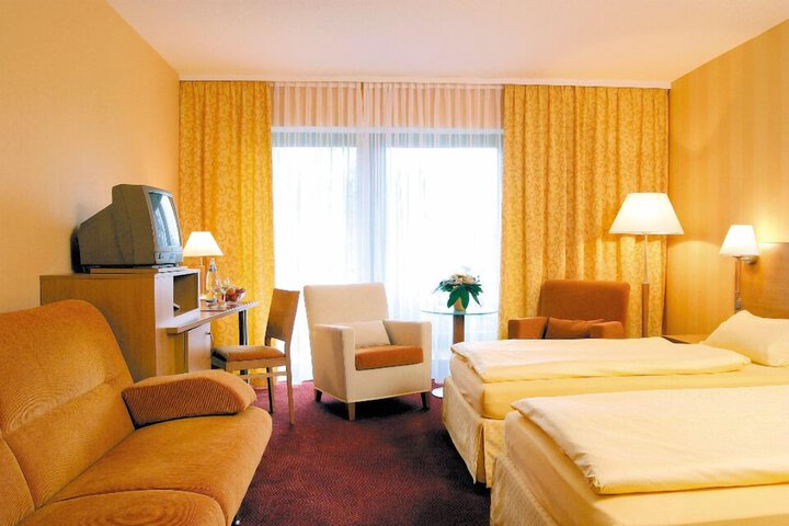 Room 13 of 27