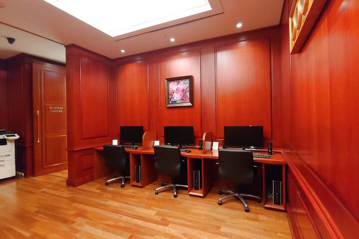 Business Center 89 of 106