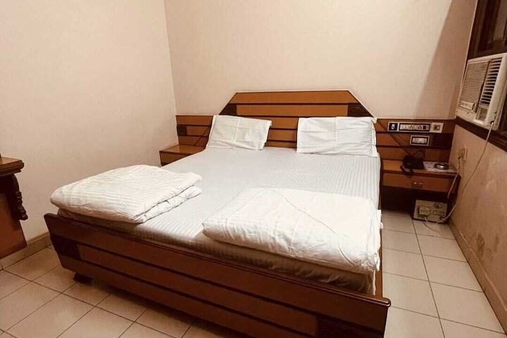 Room 18 of 36