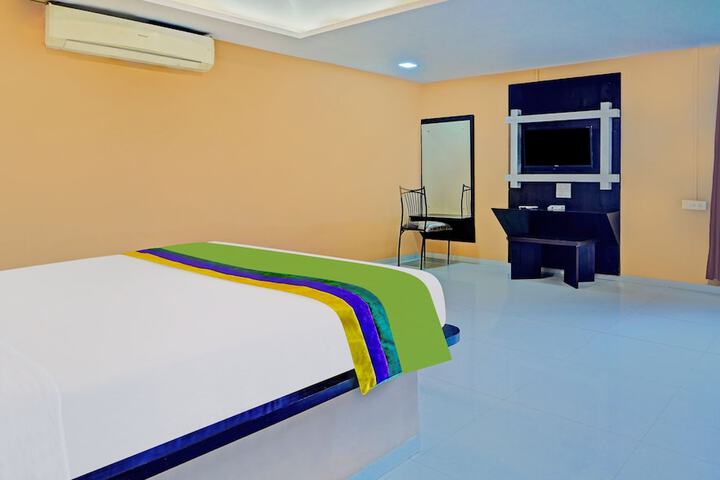 Room 7 of 34