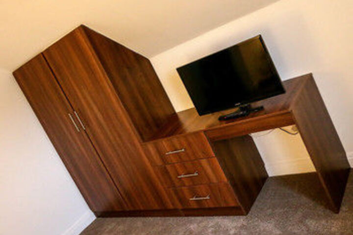 Room 11 of 30