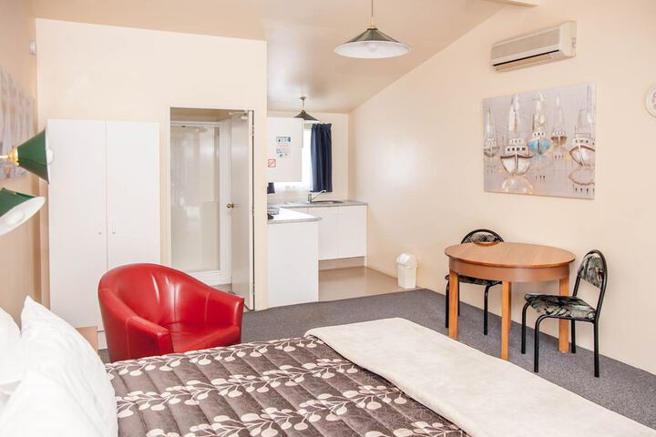Room 7 of 26