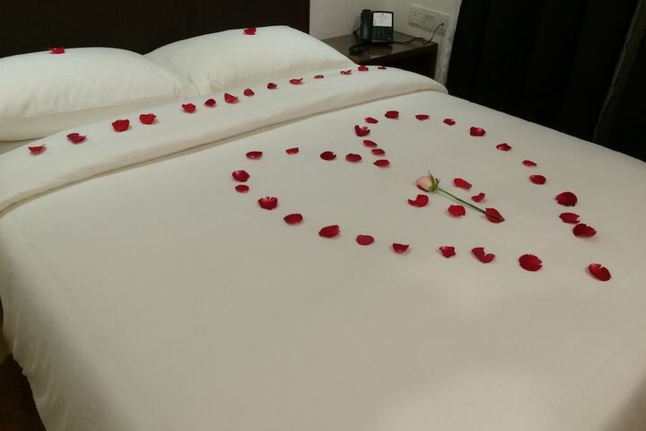 Room 15 of 33