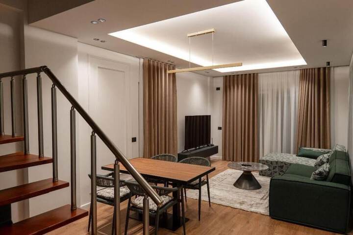 Room 52 of 95