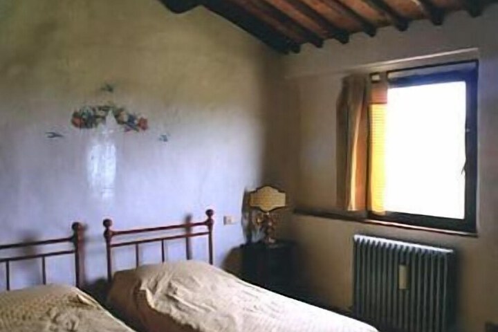 Room 4 of 69