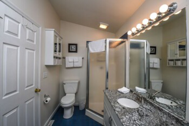 Room 5 of 43
