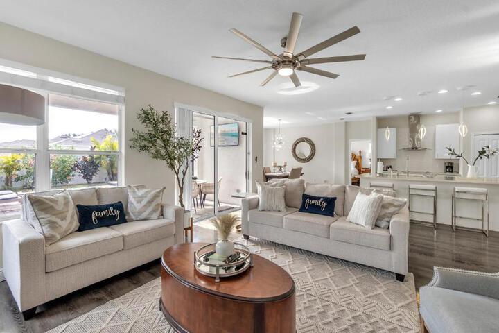 Photo of Paradise Heated Pool Home Near IMG and Siesta Key Beach
