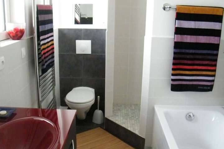 Room 13 of 38