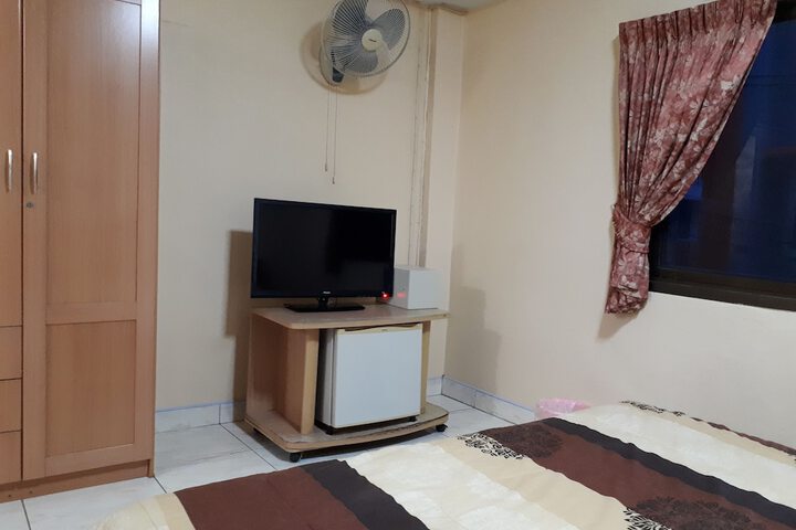 Room 11 of 23