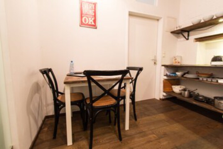 Room 5 of 91