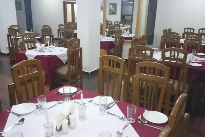 Dining 14 of 15