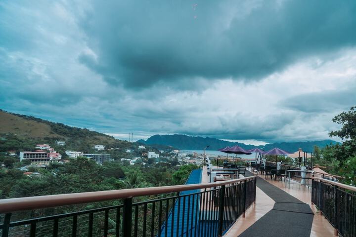 Sundeck 72 of 80