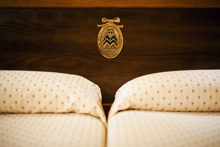 Room 10 of 45