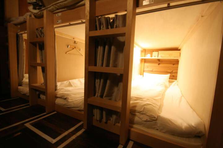 Room 25 of 107