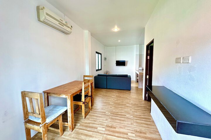 Room 26 of 177