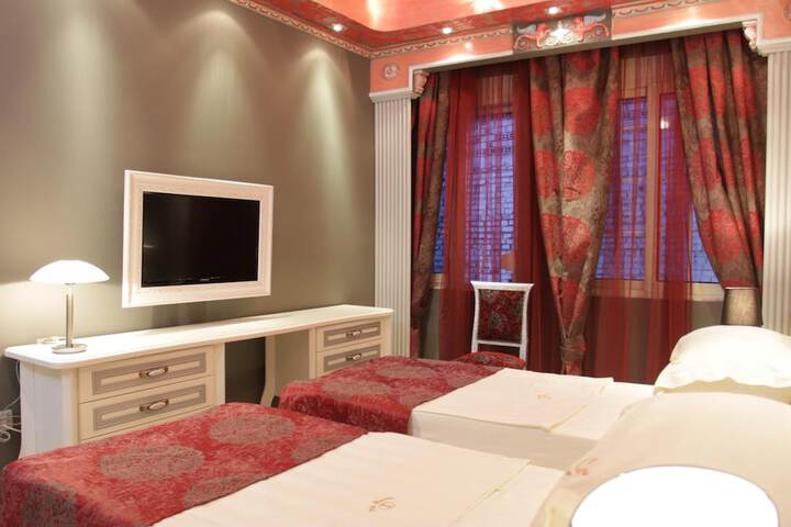 Room 18 of 40
