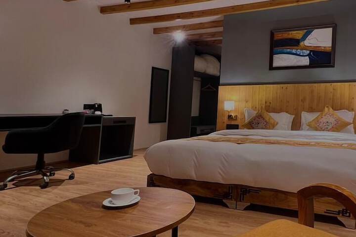Room 5 of 26