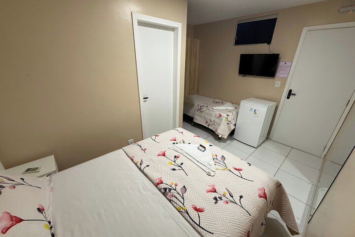 Room 32 of 76