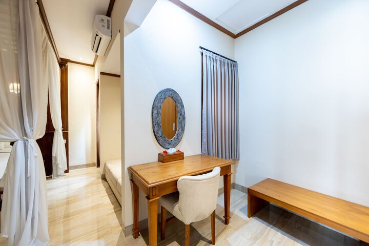 Room 12 of 48