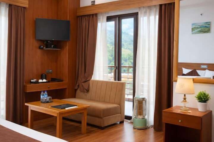 Room 6 of 26