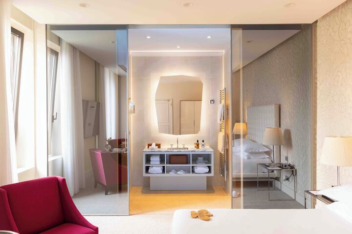 Room 5 of 48