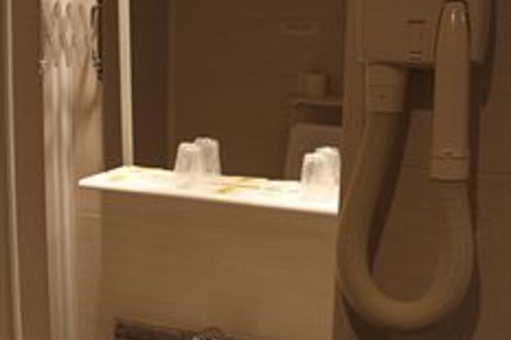 Room 2 of 21