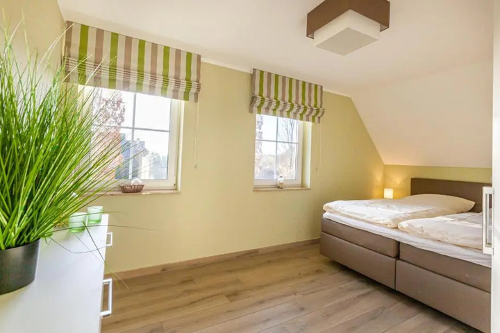 Room 3 of 16