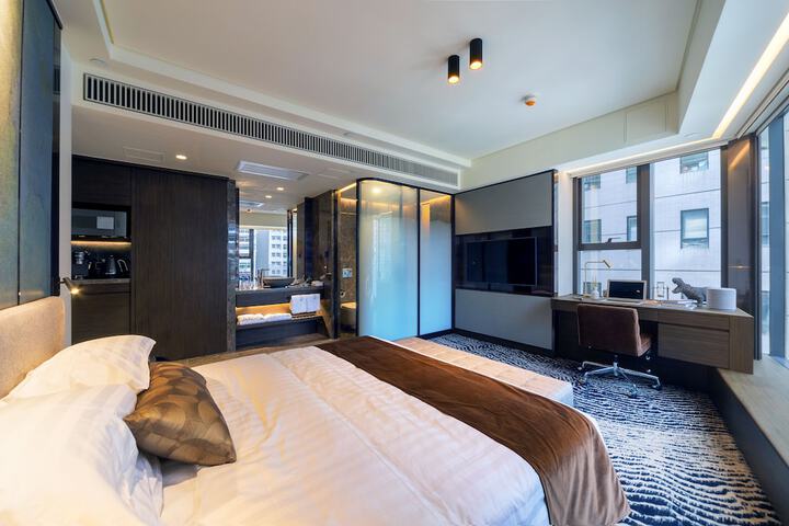 Room 7 of 35