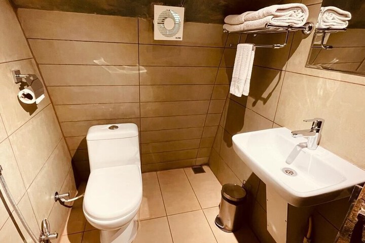 Room 51 of 96
