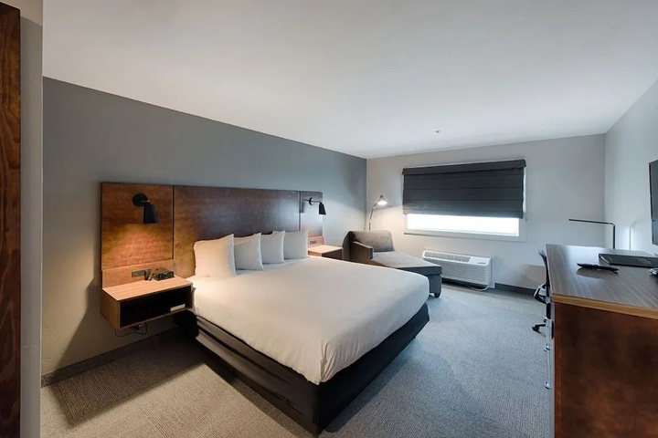 Room 2 of 3