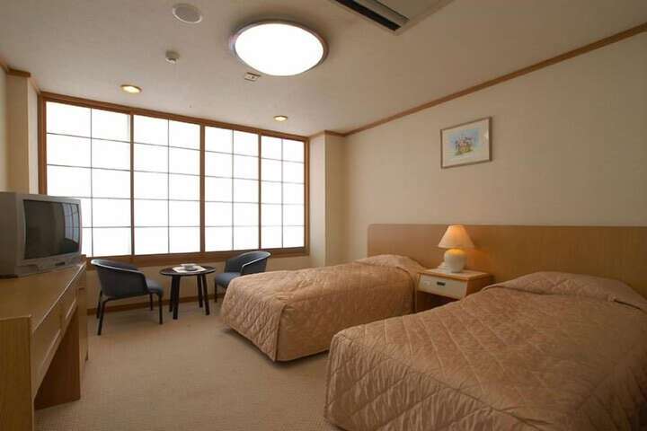 Room 10 of 38