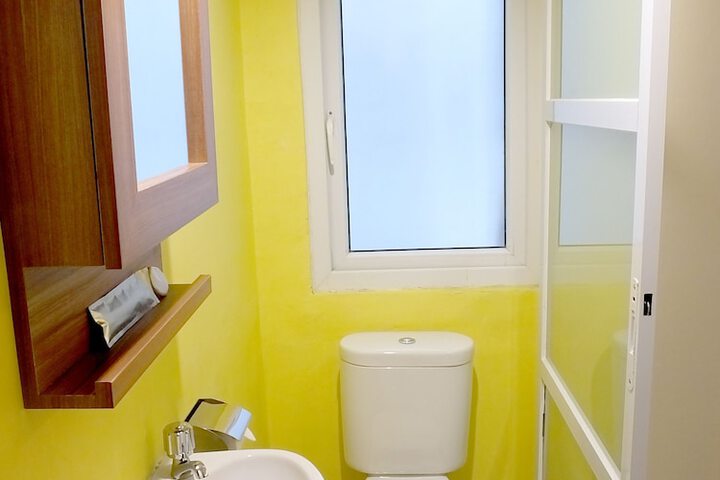 Room 15 of 28