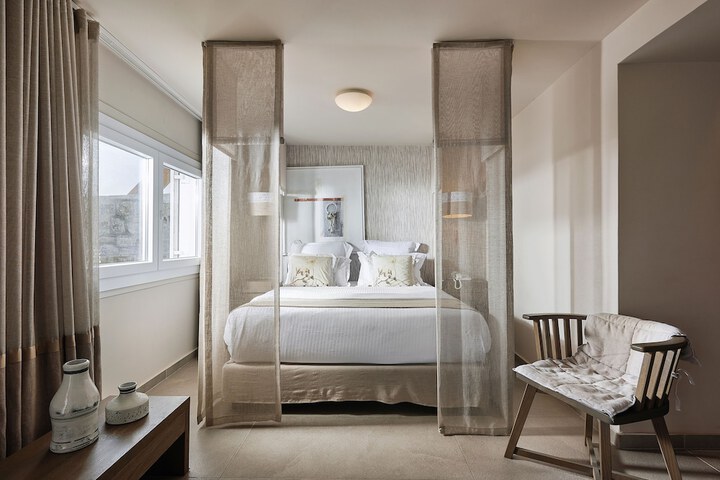 Room 71 of 184