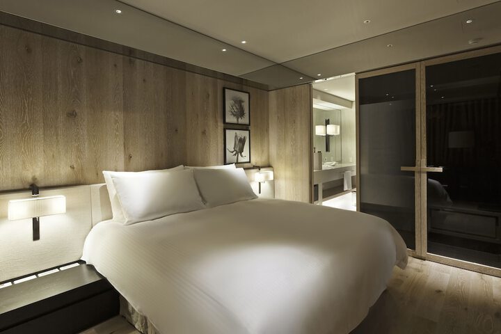 Room 5 of 44