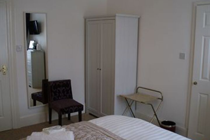 Room 3 of 20