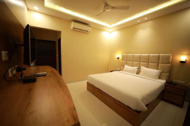 Room 10 of 21