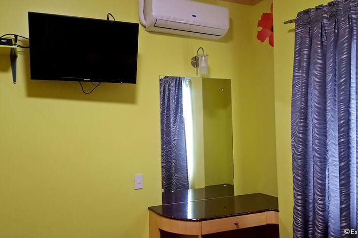 Room 6 of 22