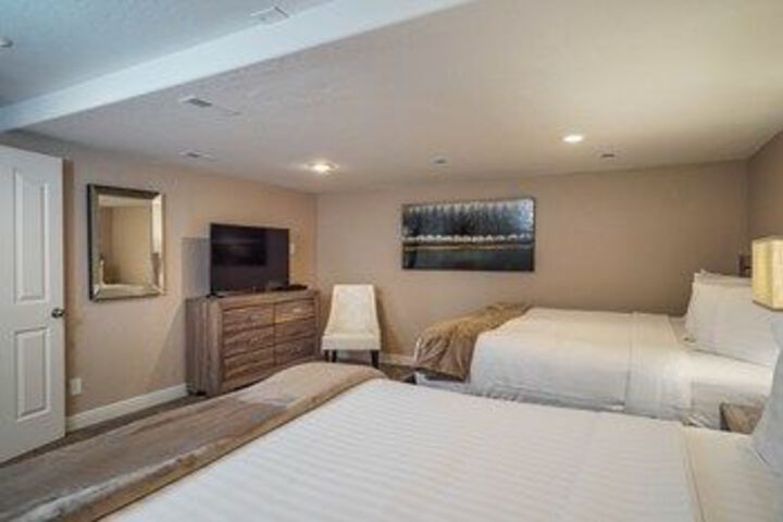 Room 32 of 150