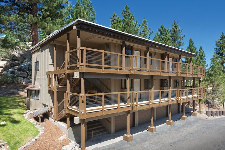 Sundeck 20 of 32