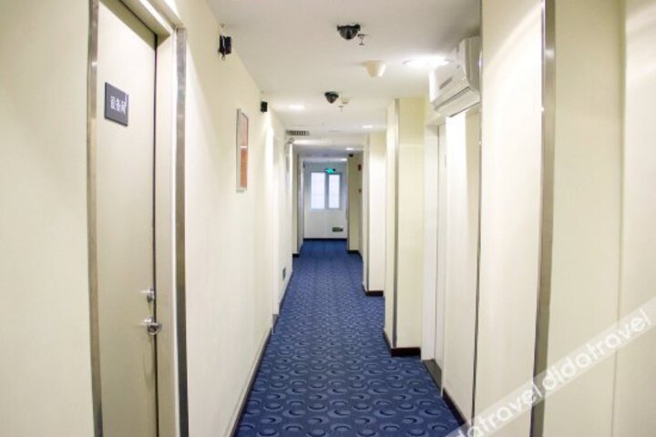 7 Days Inn Guangzhou Cangbian Road Branch