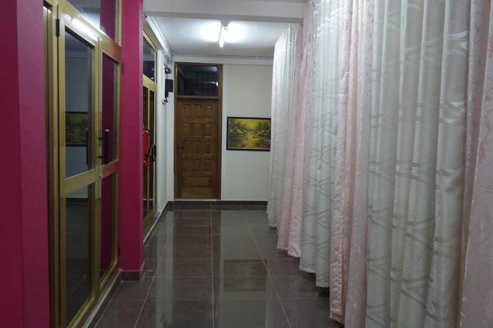 Ballroom/Hall 21 of 27