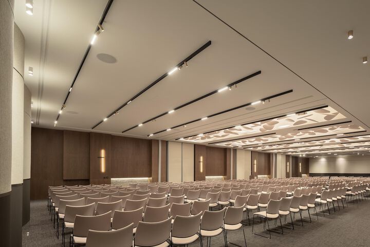 Business Center 319 of 357