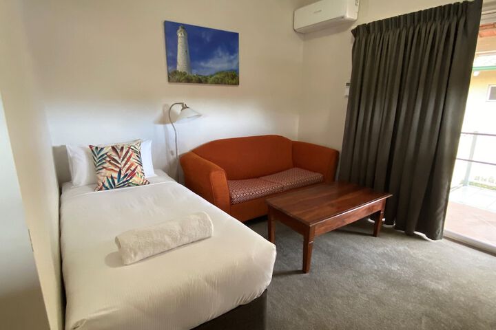 Room 11 of 24