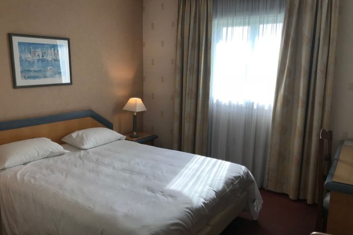 Room 9 of 36