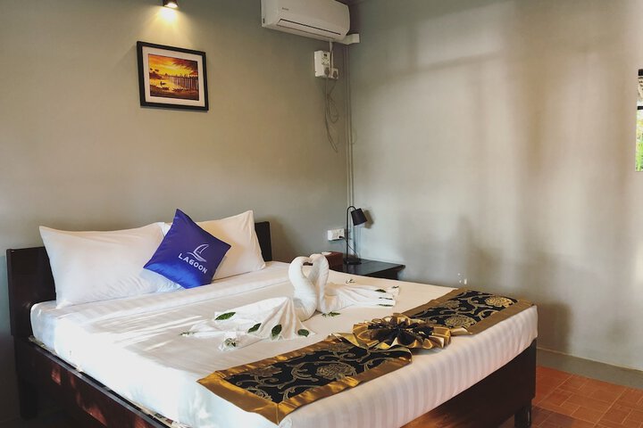 Room 4 of 35