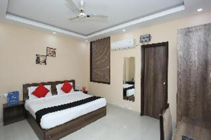 Room 18 of 23