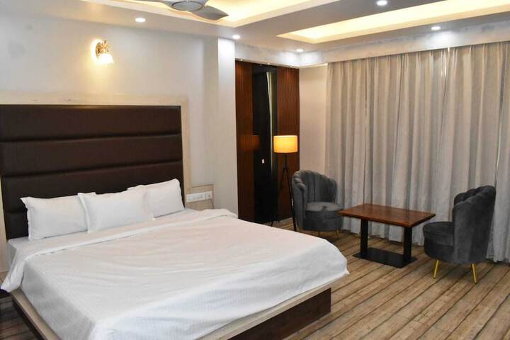 Room 6 of 95