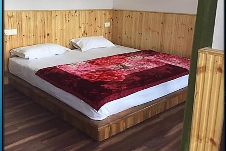 Room 16 of 26